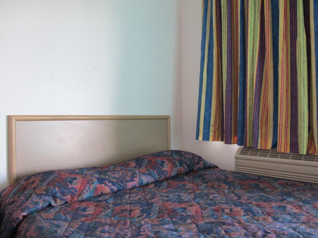 Economy Inn Ontario Rum bild